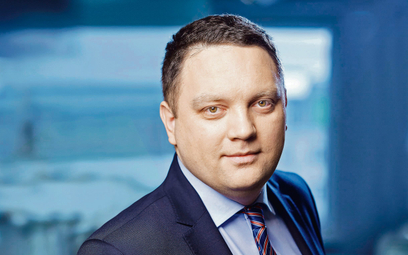 Prezes KGHM Marcin Chludziński przekonuje, że spółka utrzymuje stabilną produkcję w Polsce i za gran