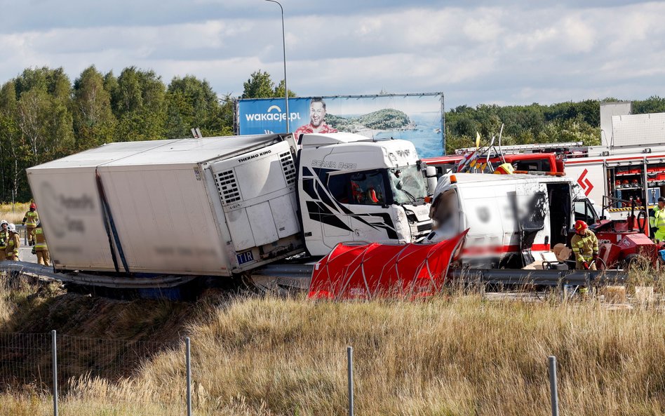 Miejsce śmiertelnego wypadku na autostradzie A1 w okolicy miejscowości Mykanów. 1 września 2026 r. j
