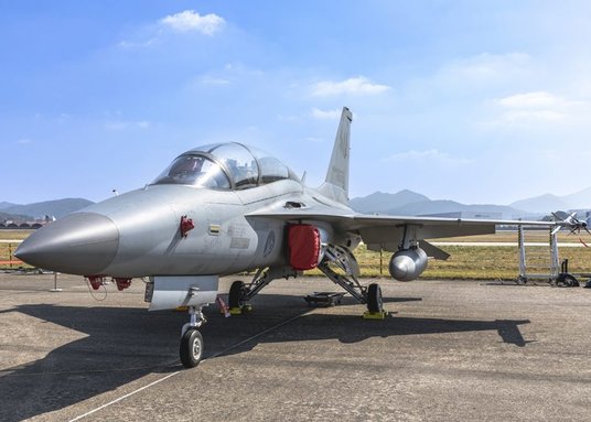 Pierwsze lekkie samoloty bojowe KAI FA-50 z puli 48 zamówionych w Korei powinny zameldować się w pol