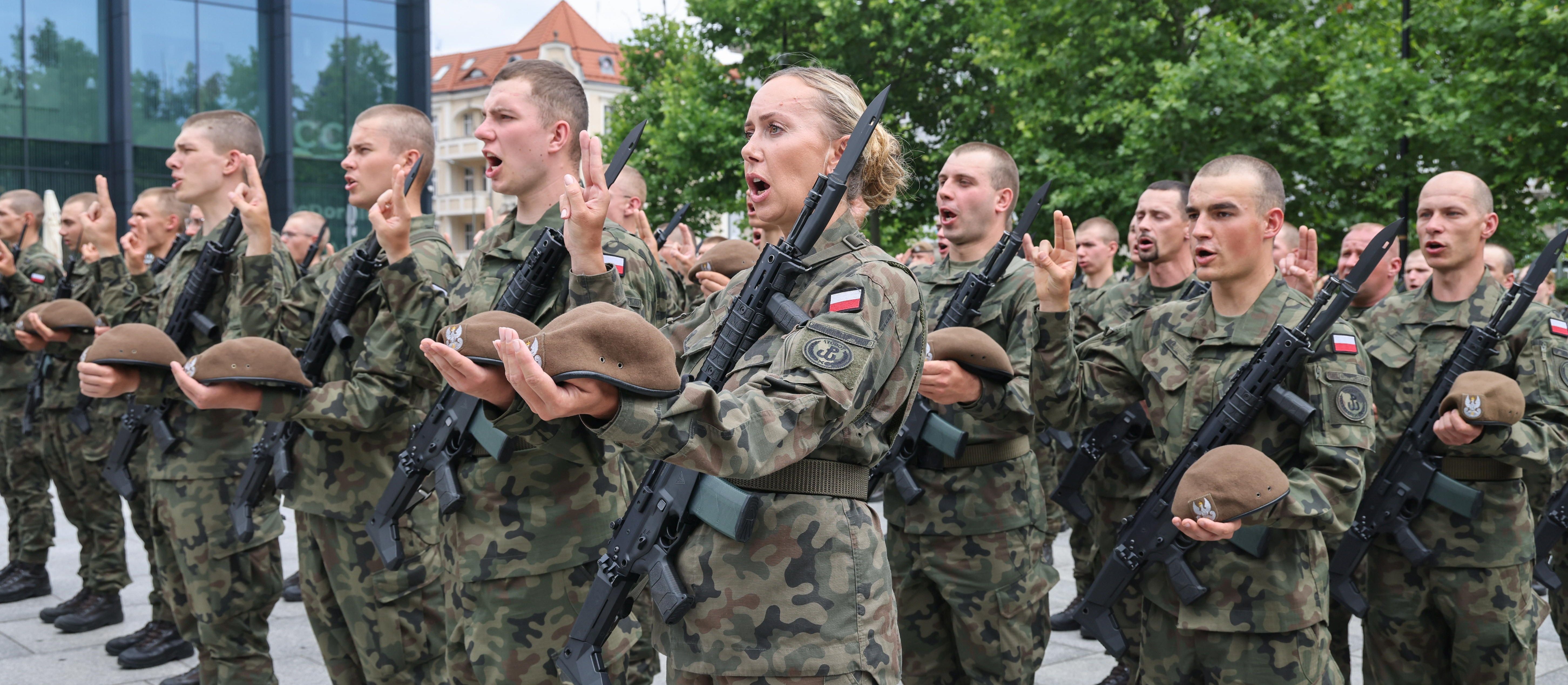 Sondaż: Powrót poboru do wojska? Znamy zdanie Polaków