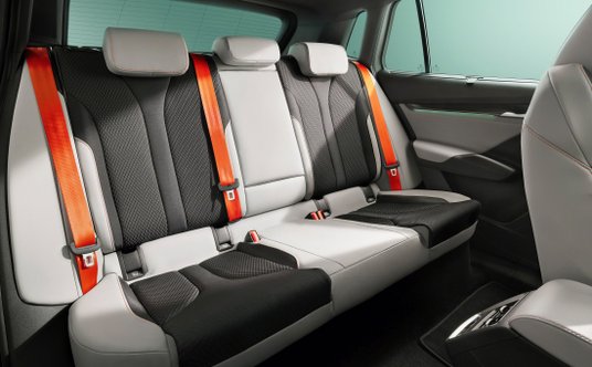 Nowa Skoda Elroq i nowe kolorowe detale we wnętrzu