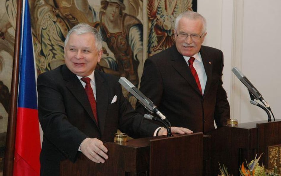 Lech Kaczyński i Vaclav Klaus w Pradze, luty 2006