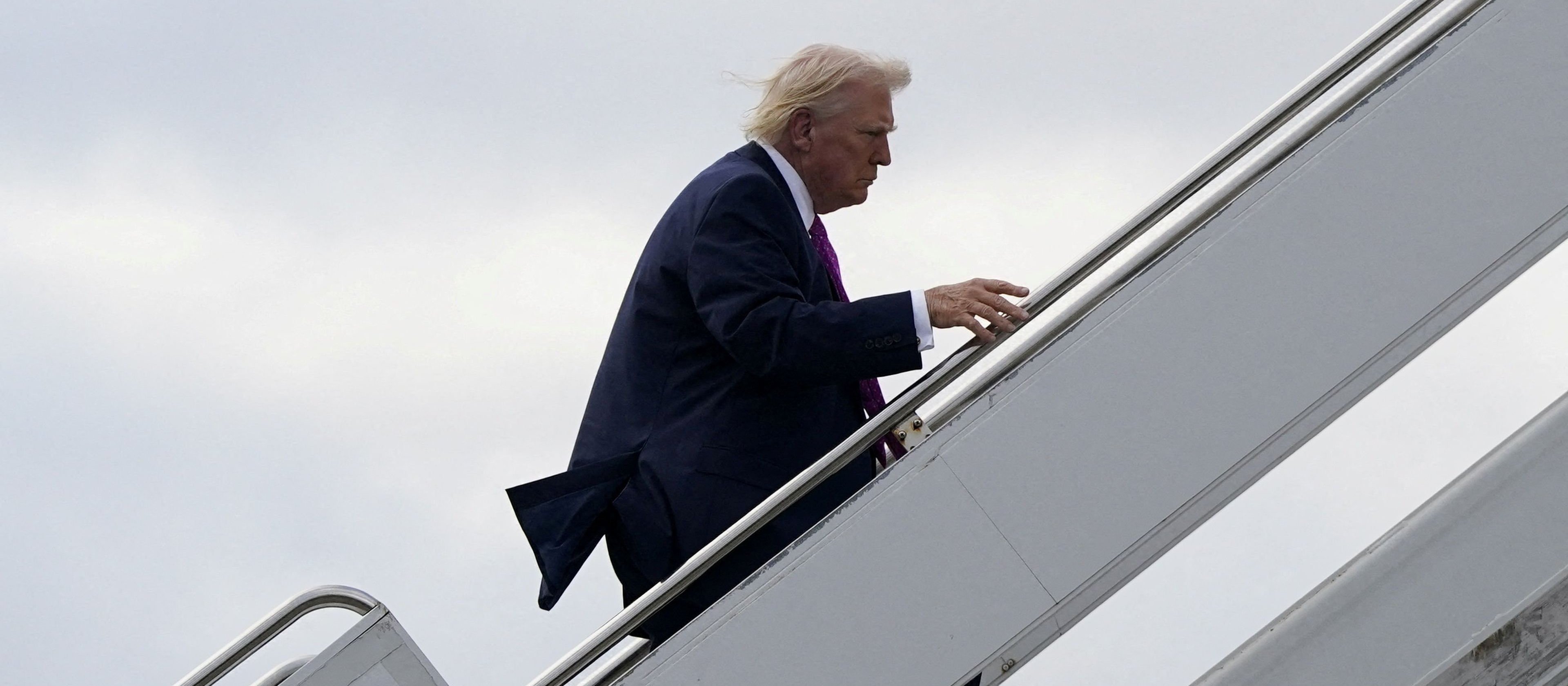 США намерены захватить Ормузский пролив. Об этом заявил Дональд Трамп