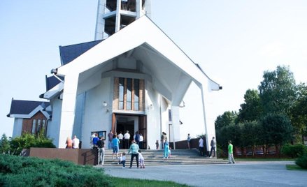 Więcej osób w kościołach – umiarkowany entuzjazm