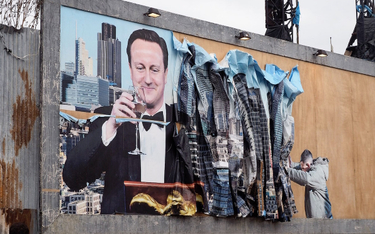 Jedna z prac Banksy'ego prezentowała w Dismaland, dystopijnym „parku rozrywki” stworzonym przez bryt