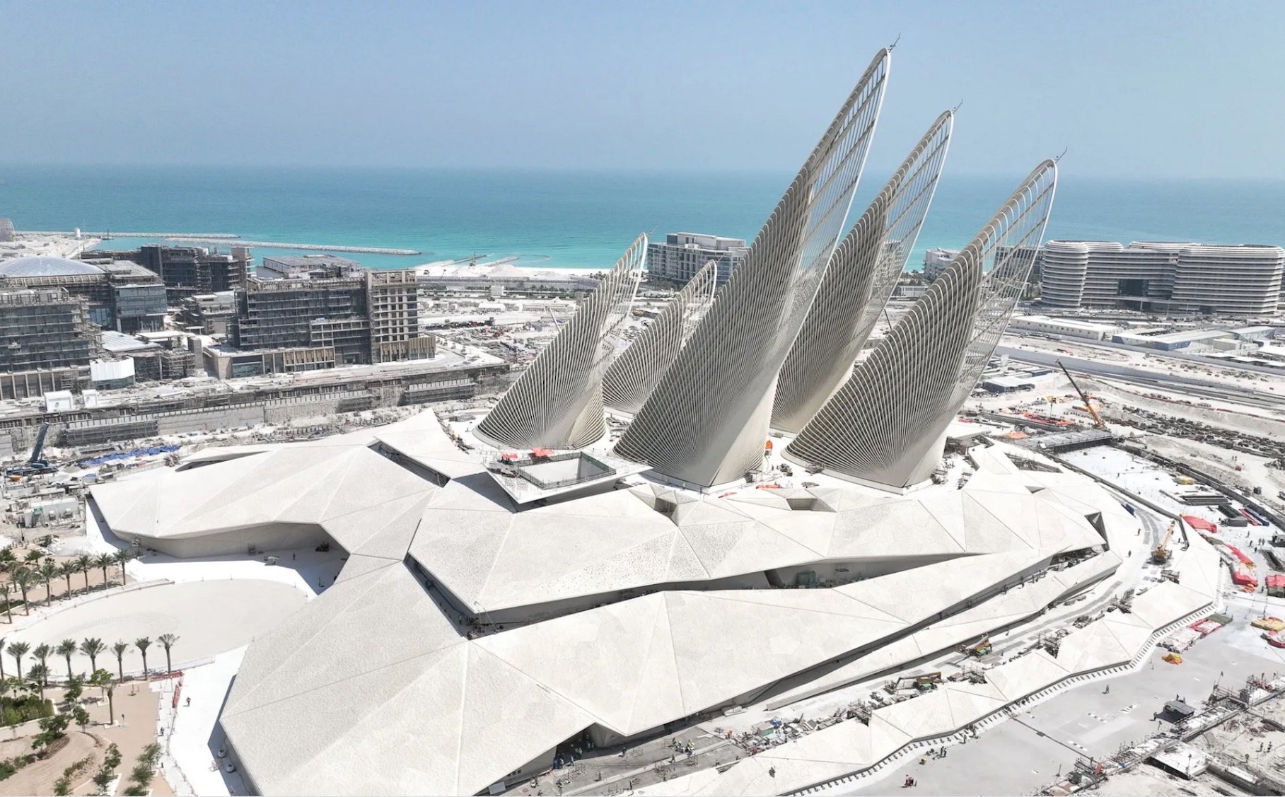 Niezwykłe muzeum na sztucznej wyspie: Kolos w Abu Zabi prawie gotowy