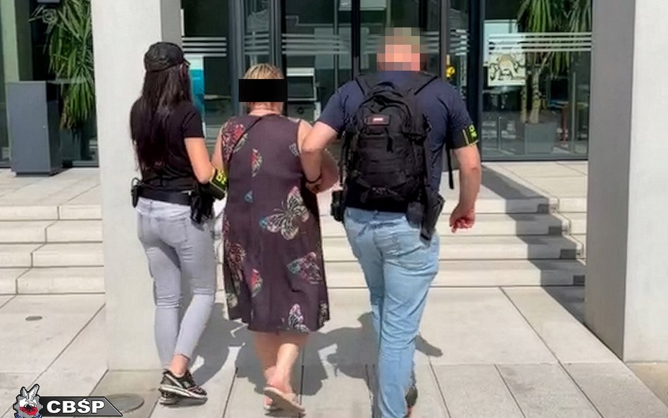 W sprawie zatrzymano pięć osób, w tym liderkę grupy