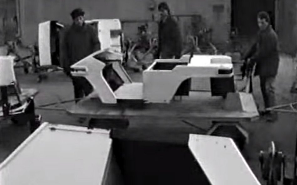 Produkcja elektrycznych wózków golfowych w Mielcu w latach 70.