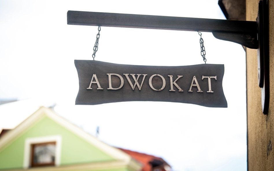 Podszywanie się pod adwokata może słono kosztować