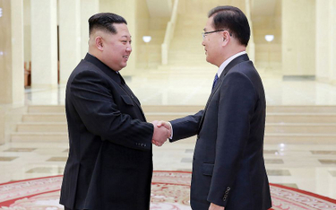 Kim Dzong Un i Czung Uj Jong w czasie rozmów w Pjongjangu