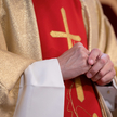 Księża skazywani przez sądy na kary pozbawienia wolności po wyjściu z więzienia zazwyczaj od razu wr