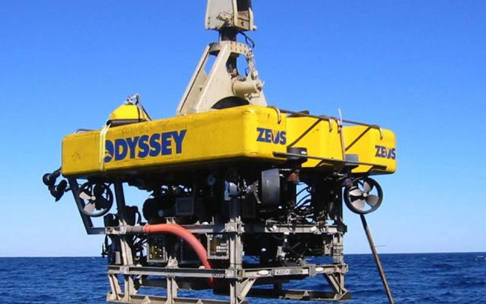 Podwodny robot Zeus pomagający firmie Odyssey Marine Exploration w przeszukiwaniu wraków może się za