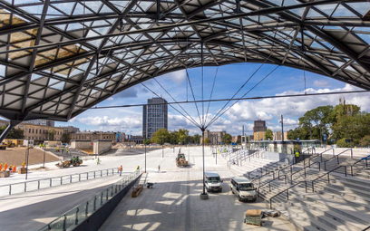 Dzięki szklanemu dachowi na umieszczone 16 metrów pod ziemią perony będzie docierać dzienne światło.