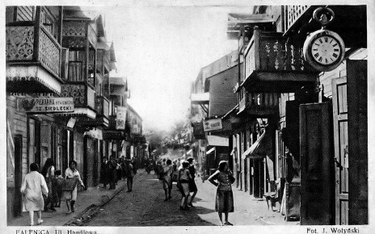 Dawna ulica Handlowa w Falenicy. Zdjęcie wykonane przed 1939 r.