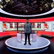 Reporterzy BBC będą mogli odtąd pojawiać się przed kamerą w codziennych ubraniach – ma to wzmocnić a