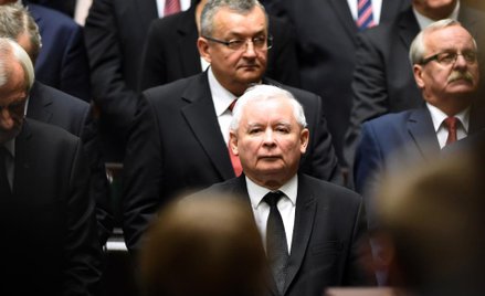 Ktoś zasugerował Jarosławowi Kaczyńskiemu program zasilenia gospodarki na 1 bln 400 mld złotych