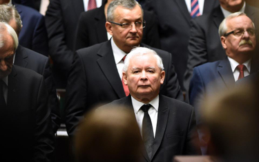 Ktoś zasugerował Jarosławowi Kaczyńskiemu program zasilenia gospodarki na 1 bln 400 mld złotych