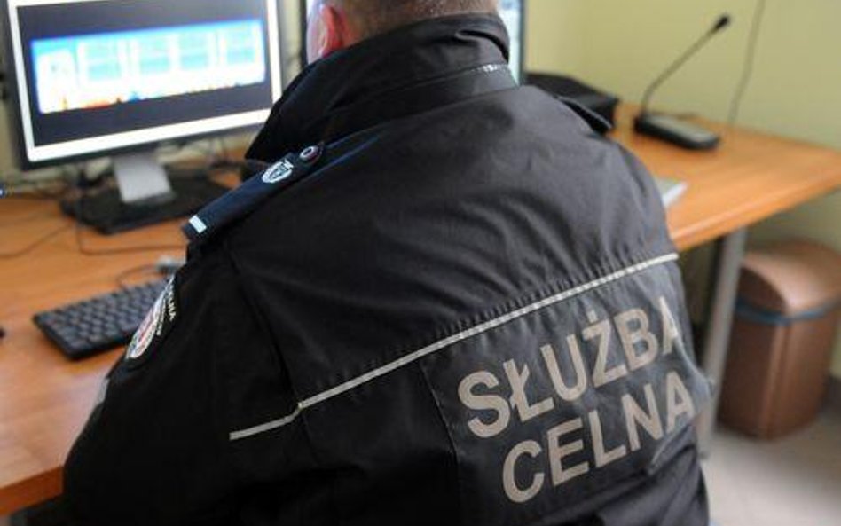 E-handel: Celnicy nie radzą sobie z podróbkami w sieci