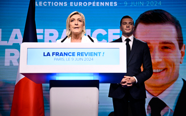 Marine Le Pen i Jordan Bardella z francuskiego Zjednoczenia Narodowego
