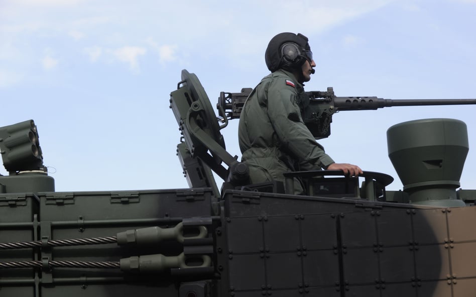Czołgista na defiladzie z okazji Święta Wojska Polskiego 15 sierpnia 2024 r.