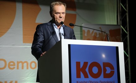 Przewodniczący PO Donald Tusk podczas konwencji Komitetu Obrony Demokracji