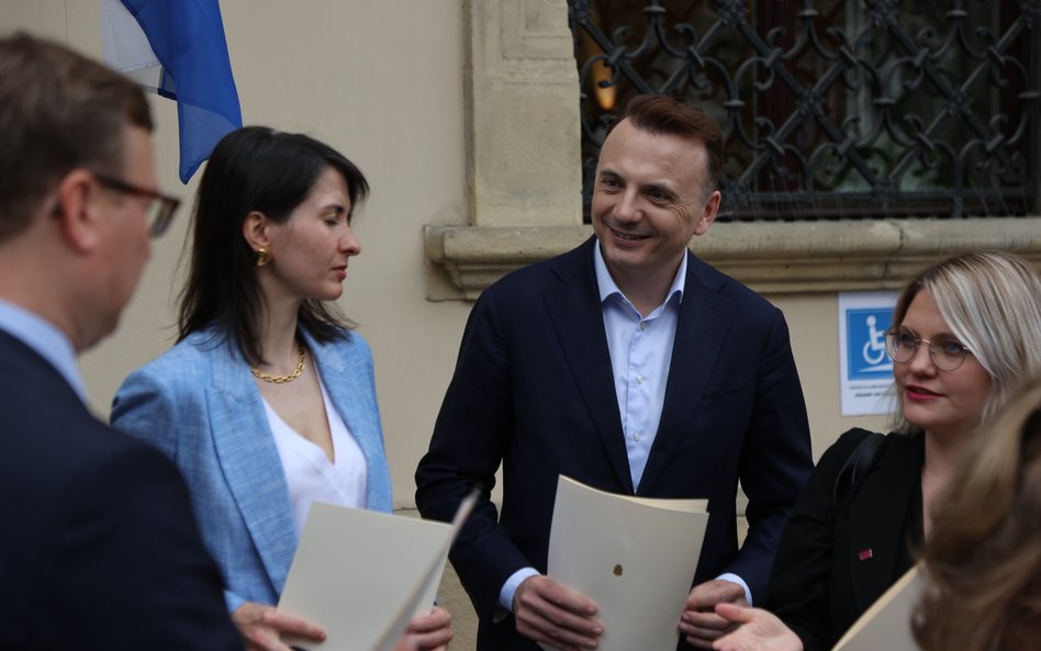 Kraków, 07.05.2024. Radny Łukasz Gibała (2P) po pierwszej sesji nowo wybranej Rady Miasta Krakowa.