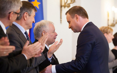 Polska pod rządami PiS nie radzi sobie z nowymi wyzwaniami (z prawej: prezydent Andrzej Duda i preze