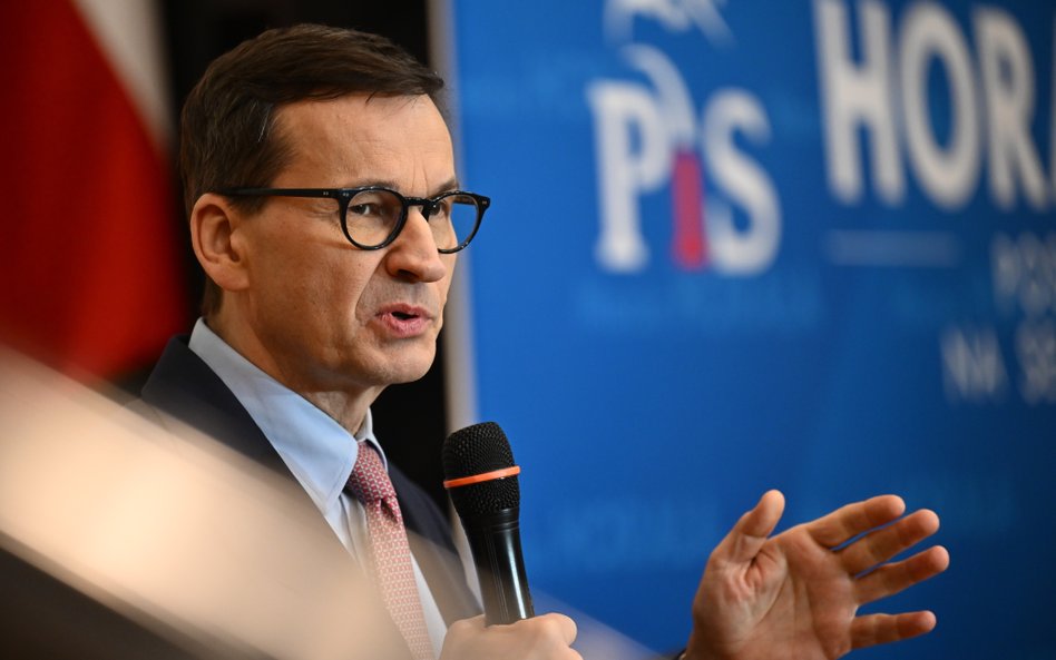 Były premier Mateusz Morawiecki jest podejrzany o narażenie Skarbu Państwa na miliardowe straty. Cho