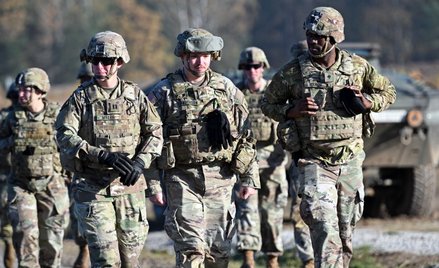 Pokaz dynamiczny wojsk biorących udział w polsko-amerykańskich manewrach Victory Eagle