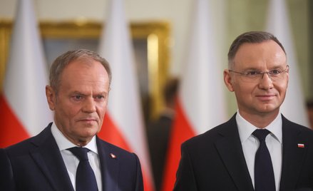 Prezydent RP Andrzej Duda i premier Donald Tusk podczas uroczystości powołania nowych członków Rady 