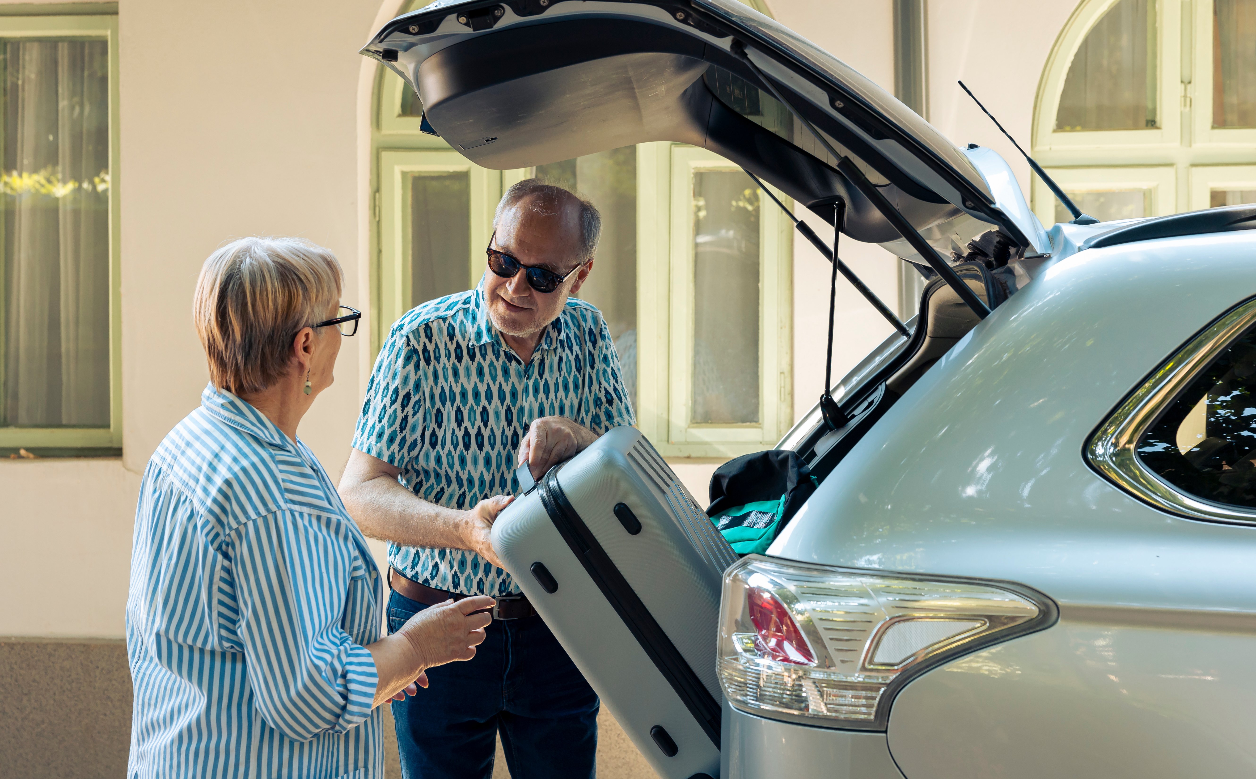 Jak rozliczyć VAT przy udostępnianiu służbowego auta do jazd prywatnych