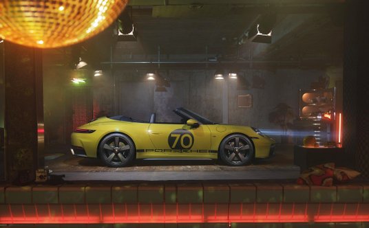 Porsche 911 Carrera GTS Cabriolet Spirit 70