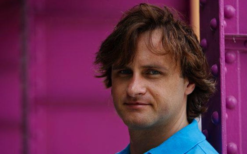 Tomasz Sobierajski. W superdrogich hotelach śpi się tak jak w tańszych
