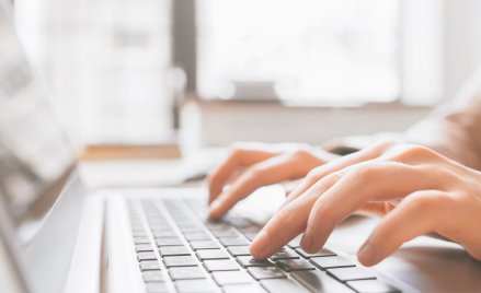 Końcówka roku z tąpnięciem w ofertach pracy
