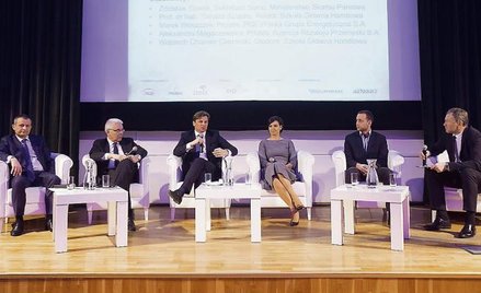 W procesie dopasowania kwalifikacji absolwentów do wymagań rynku pracy uczelnie i przedsiębiorcy mus