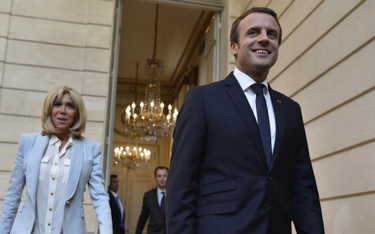 Emmanuel Macron do tej pory zachowywał się jak celebryta, teraz próbując wprowadzić reformy, zaczyna