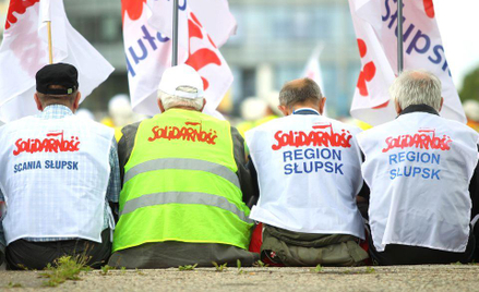 Platforma znów na wojnie ze związkami