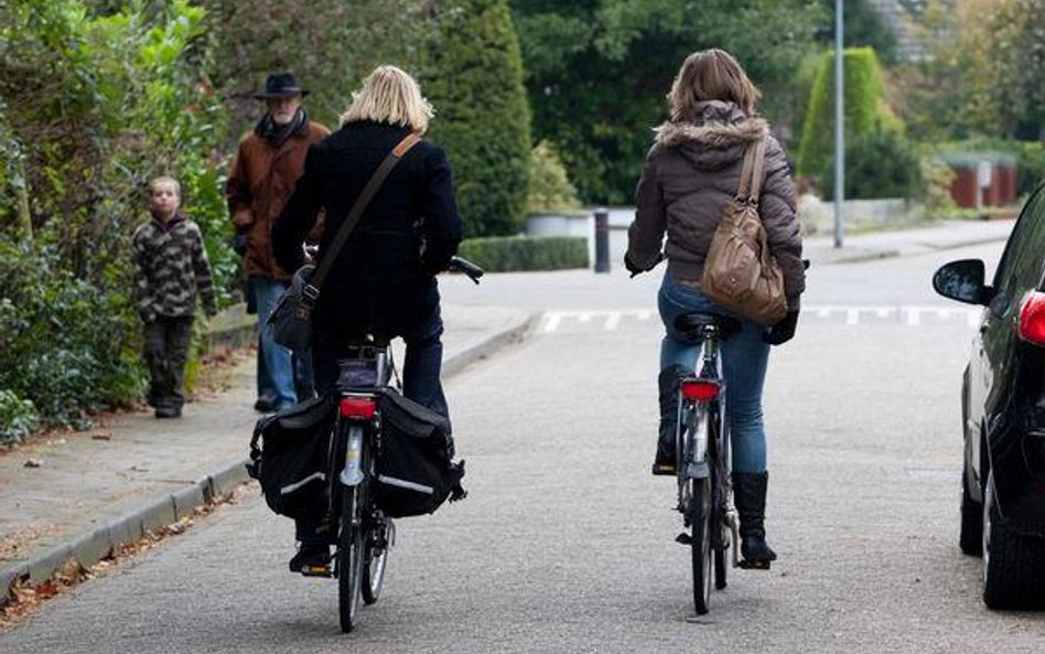 Rowerzyści: jazda po chodniku to najczęstsze wykroczenie