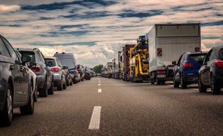 Od Mikołajek korytarz życia obowiązkowy