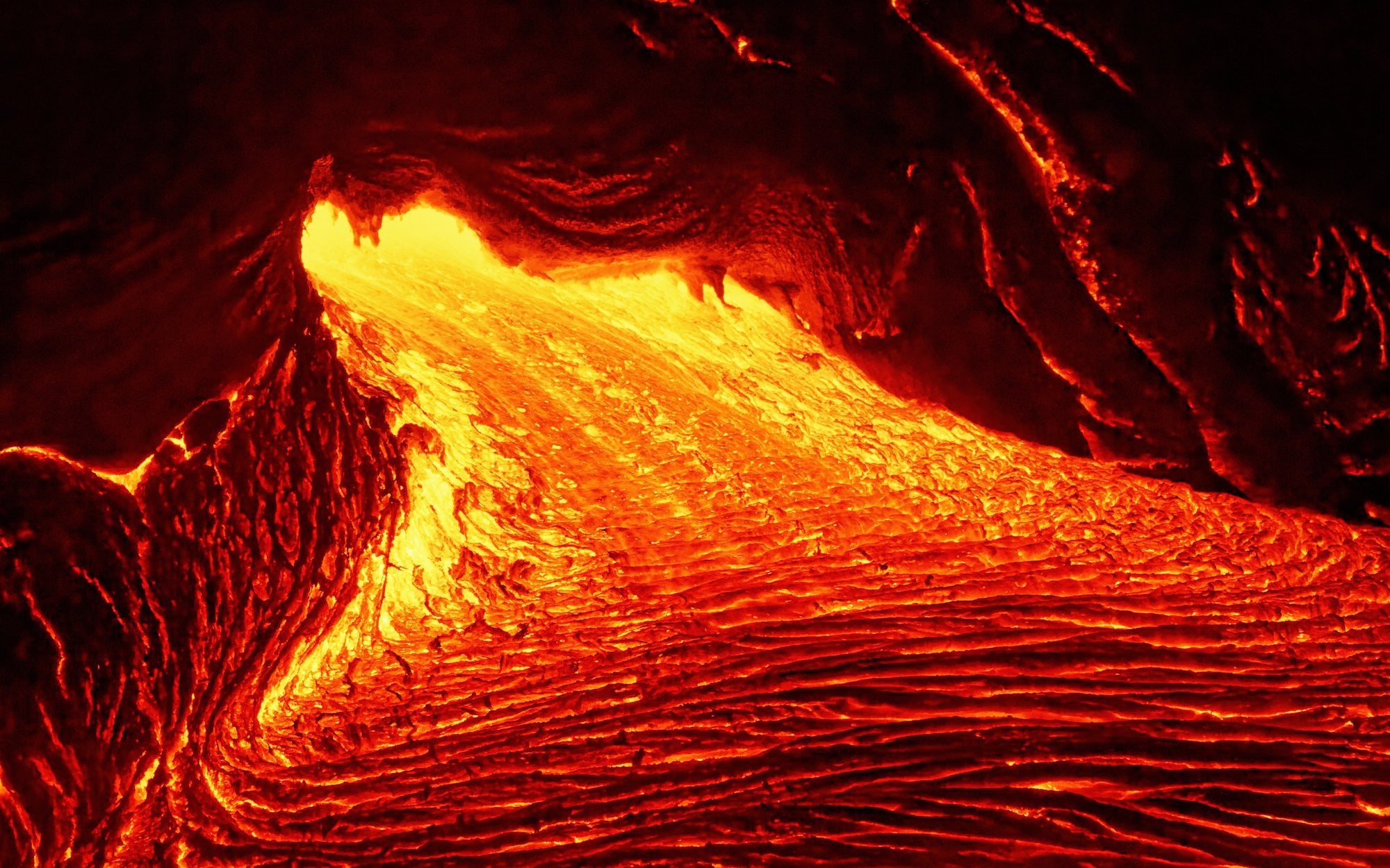 Elektronika odporna na ogień. Odkrycie, które zmieni przyszłość AI i przemysłu