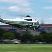Śmigłowiec Marine One, którym leciał Donald Trump wystartował, mimo że na lotnisku Reagana nie wstrz