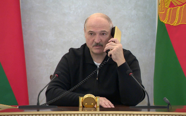 Łukaszenko odetnie Białorusinów od internetu, waluty i mediów