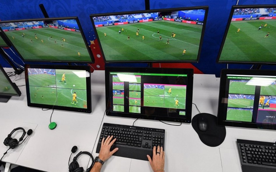 UEFA wprowadza wideoweryfikację w meczach LM i LE