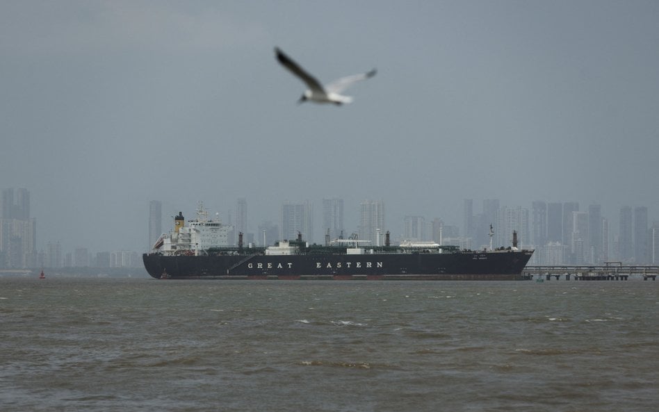 Statek transportujący gaz w rejonie Cieśniny Ormuz