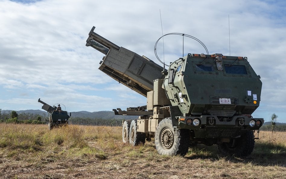 Wyrzutnia M142 HIMARS amerykańskiego Korpusu Piechoty Morskiej podczas wspólnych ćwiczeń z oddziałam