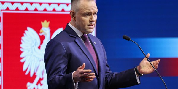 Karol Nawrocki: Niedopuszczalne jest przenoszenie obrony w głąb kraju