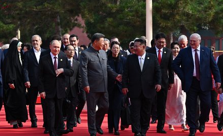 Władimir Putin, Xi Jinping, Kim Dzong Un, Aleksander Łukaszenko oraz szefowie delegacji zagranicznyc