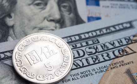 Dolar amerykański słabnie wraz ze wzrostem dolara tajwańskiego