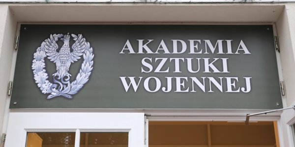 Obcokrajowiec włamał się do Akademii Sztuki Wojennej w Warszawie; bada go ABW