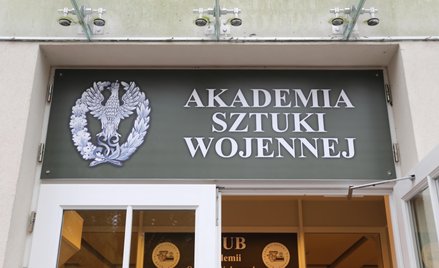Gumkowanie generałów w Akademii Sztuki Wojennej